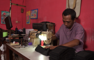 Jatuh Bangun Industri Tas dan Koper Tangulangin