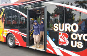 Naik Suroboyo Bus Kini Bisa Pakai Pembayaran Elektronik