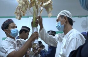 Tradisi Unik Maulid Nabi, Pohon Pisang Berdaun Uang
